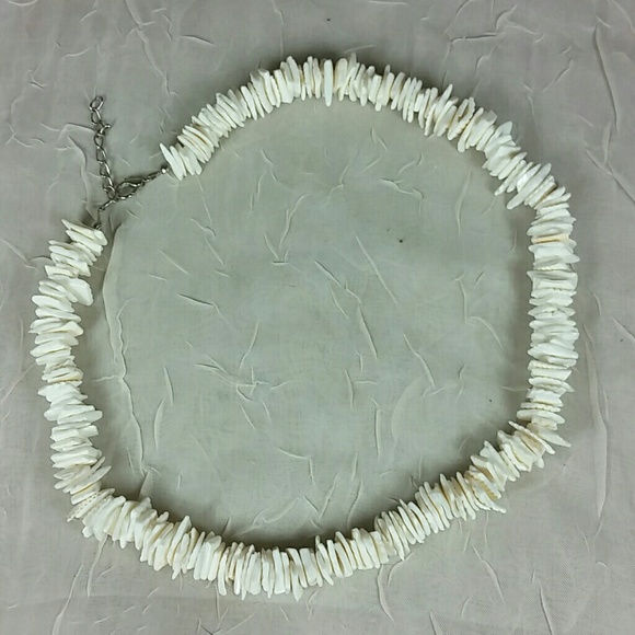 Celebrity Style Jewelry - Necklace choker white puka shell Hawaiin